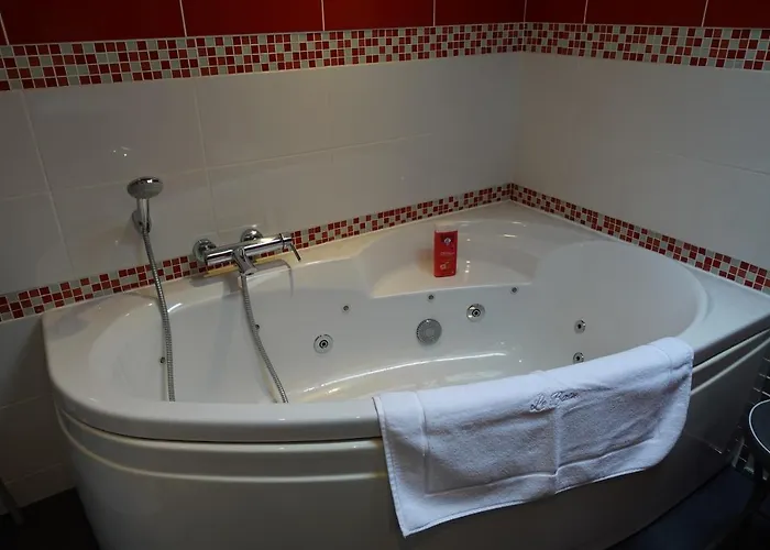 4 Etoiles Avec Insolite - 10 Personnes Foussais